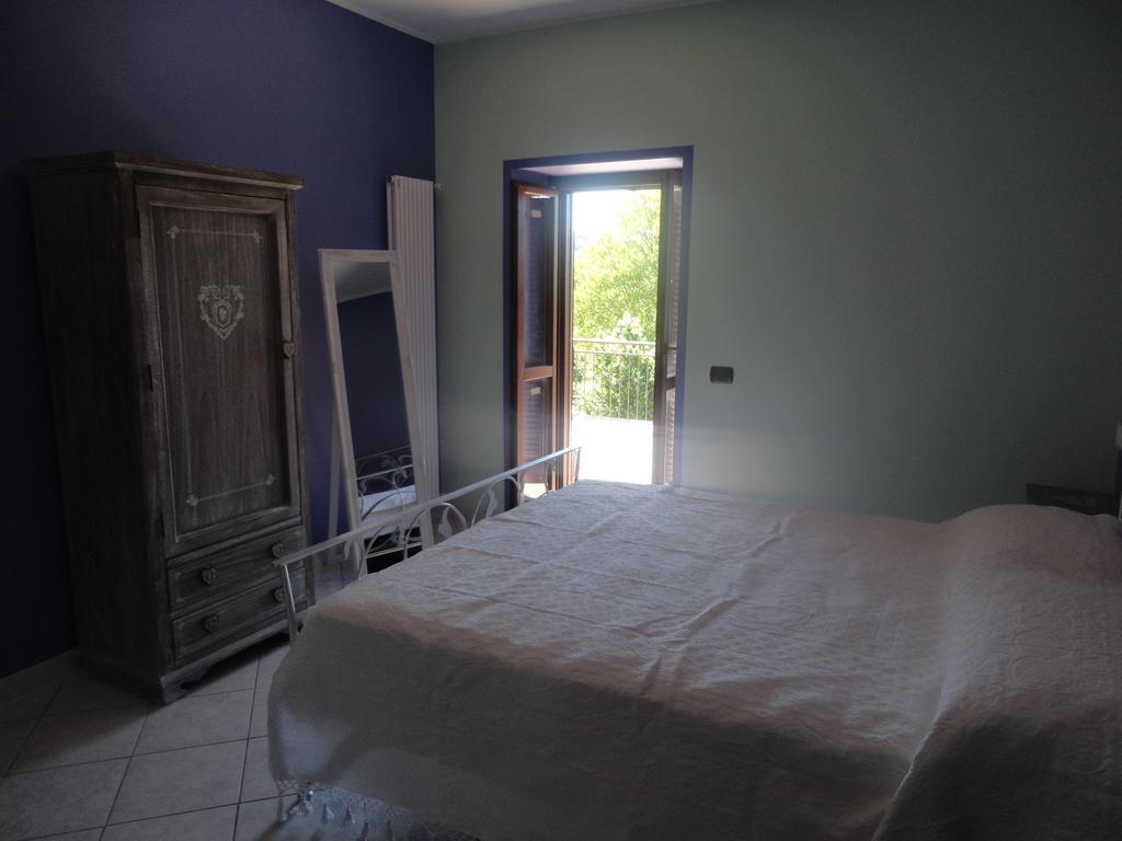 Bed and Breakfast Myricae Farigliano Habitación foto