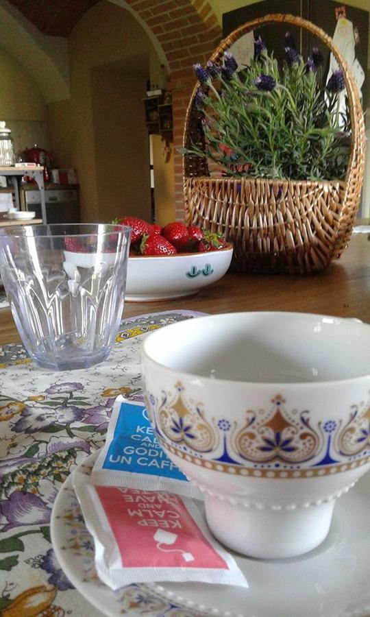 Bed and Breakfast Myricae Farigliano Exterior foto